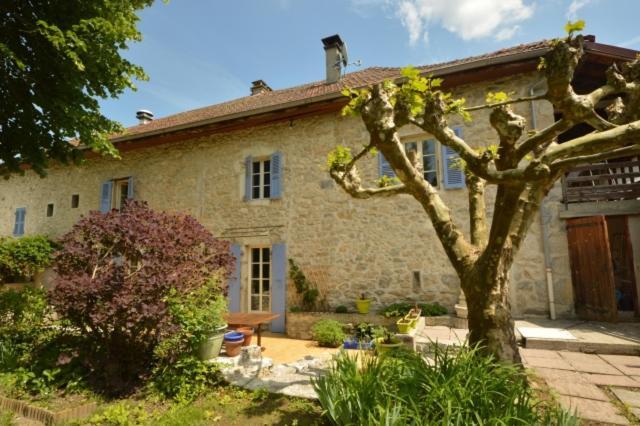 Maison Maliga J&G House Saint-Pierre-de-Curtille Exterior foto
